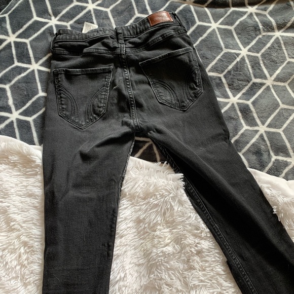 black hollister ripped jeans - Picture 2 of 3